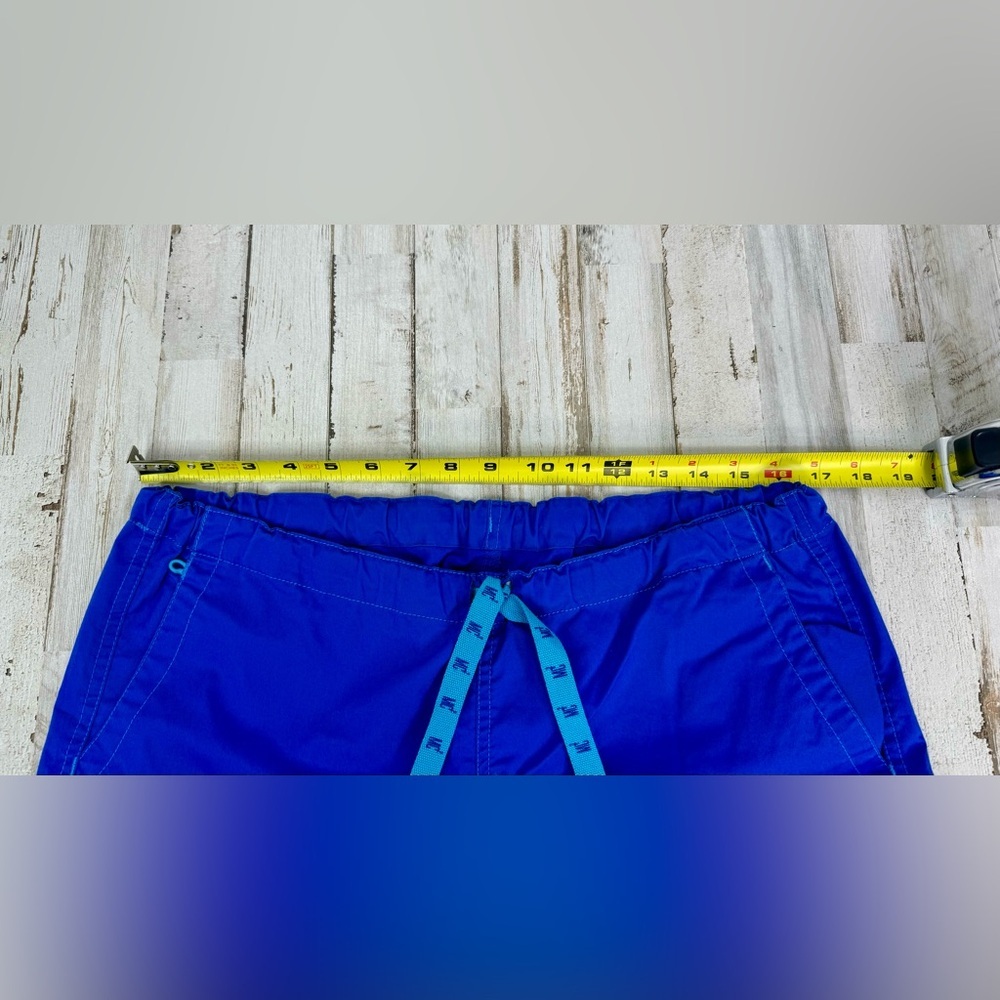 MC2 Scrub Set XL Blue Pocket V-Neck Top/ Medium Elastic Waist Cargo Bottom - Picture 6 of 14